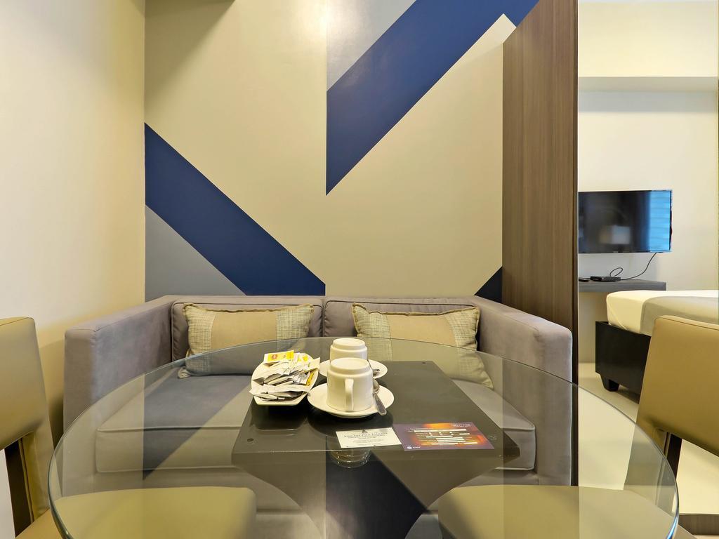Currency Serviced Suites Manille Extérieur photo