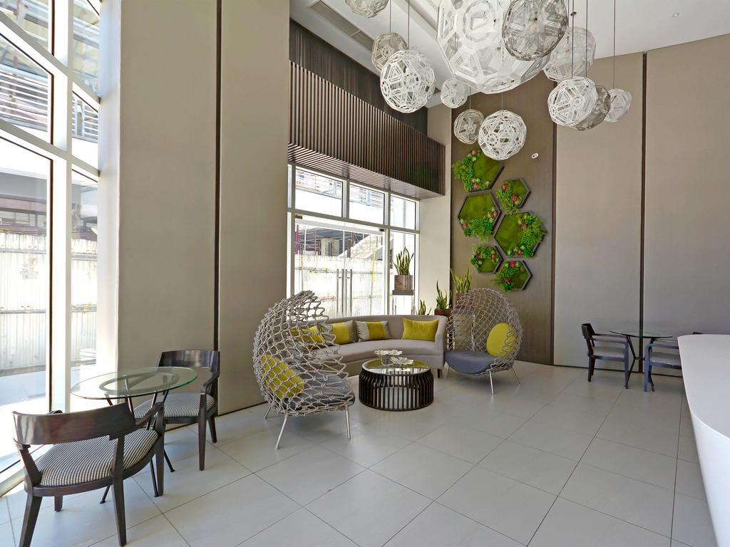 Currency Serviced Suites Manille Extérieur photo